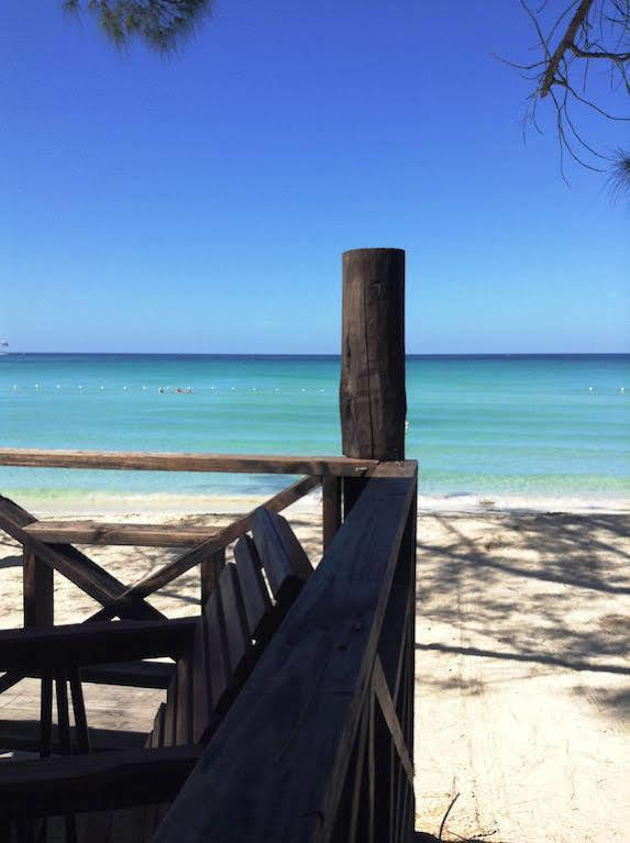 Roots Bamboo Beach Resort Negril Exteriör bild