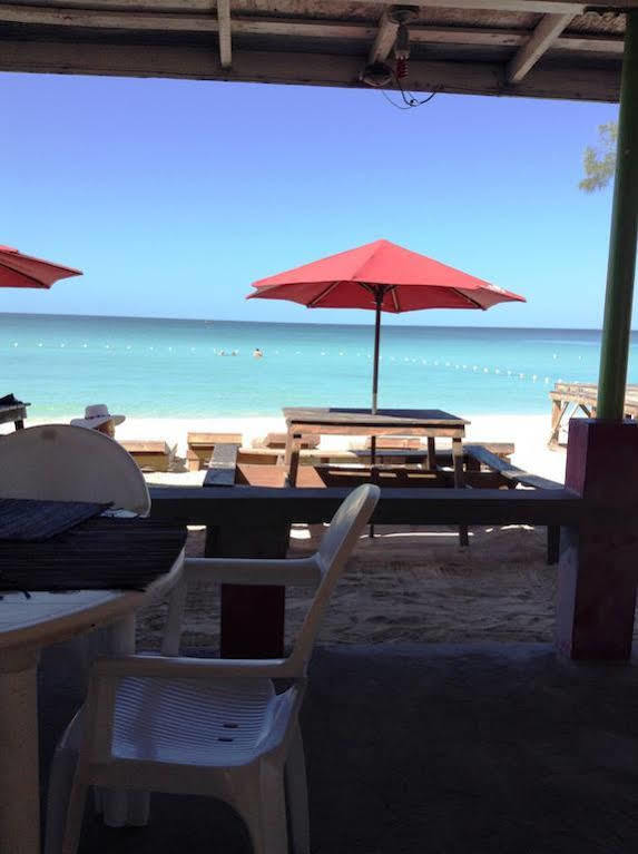 Roots Bamboo Beach Resort Negril Exteriör bild